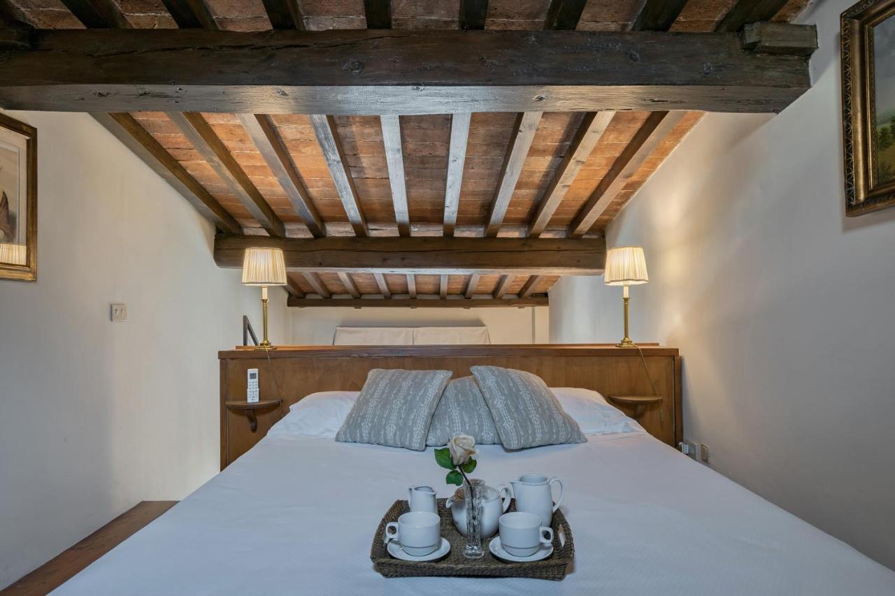 Tiziano Big Penthouse In The Oltrarno Apartment Florenz